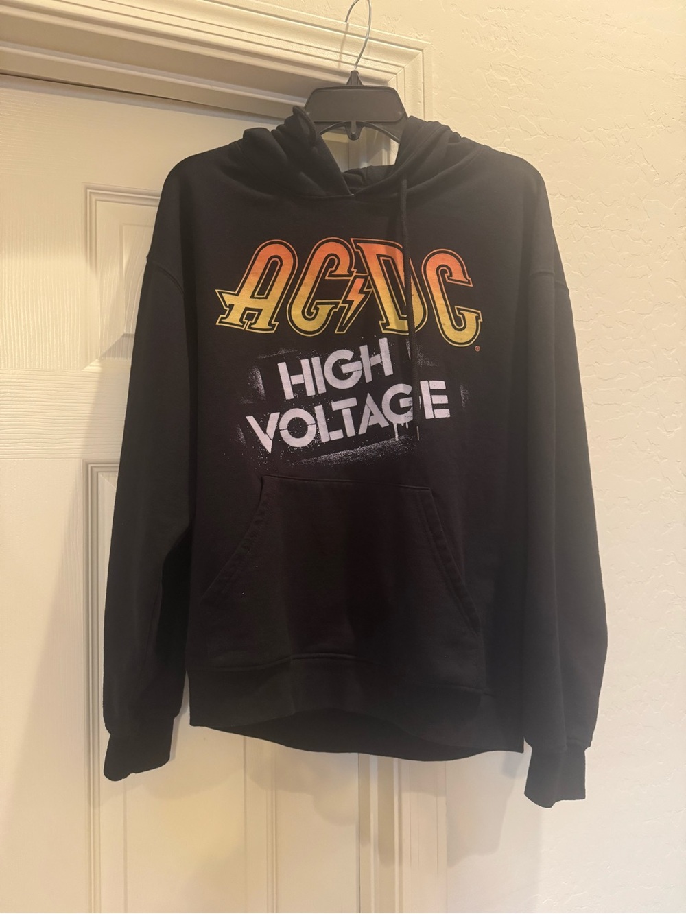 AC/DC HIGH VOLTAGE EUROPEAN TOUR HOODIE LIVE 1975 SWEATSHIRT SIZE MED CONCERT